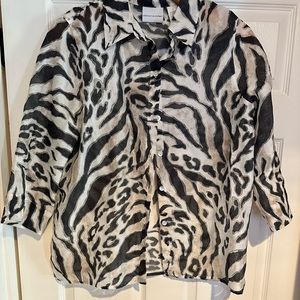 This Beautiful Alfred Dunner Blouse is in like new condition Size 12